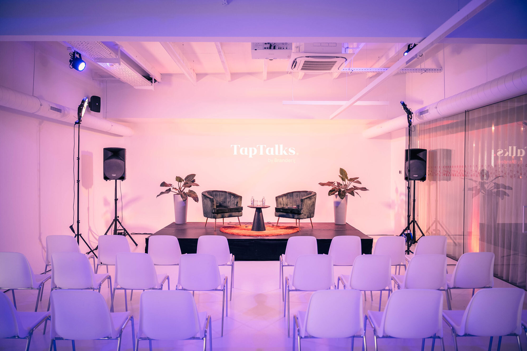 Podium stoelen voor taptalks